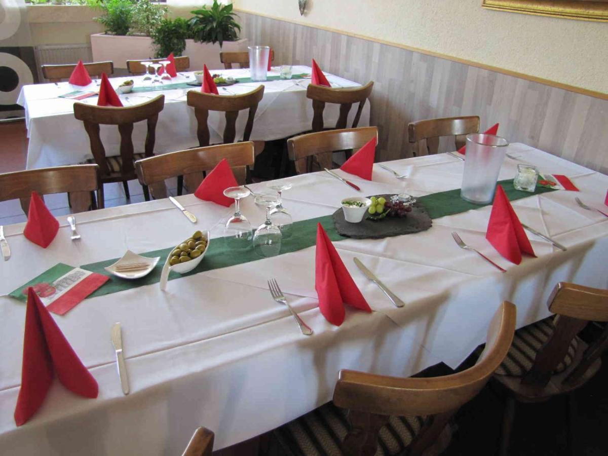 "Unter Den Kastanien" Hotel Speicher Luaran gambar