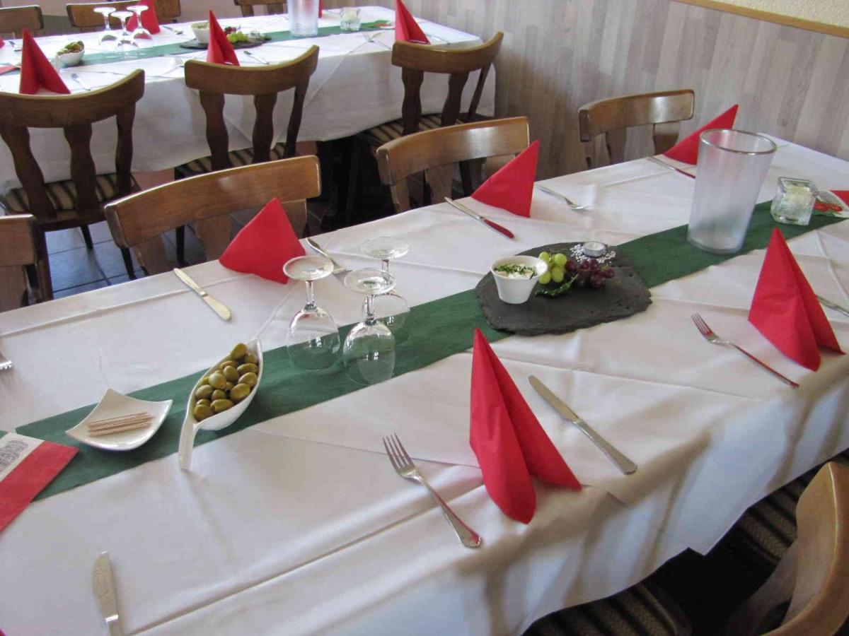 "Unter Den Kastanien" Hotel Speicher Luaran gambar